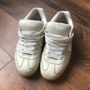 Vans women’s Quincy skateboarding shoe. Size 8.